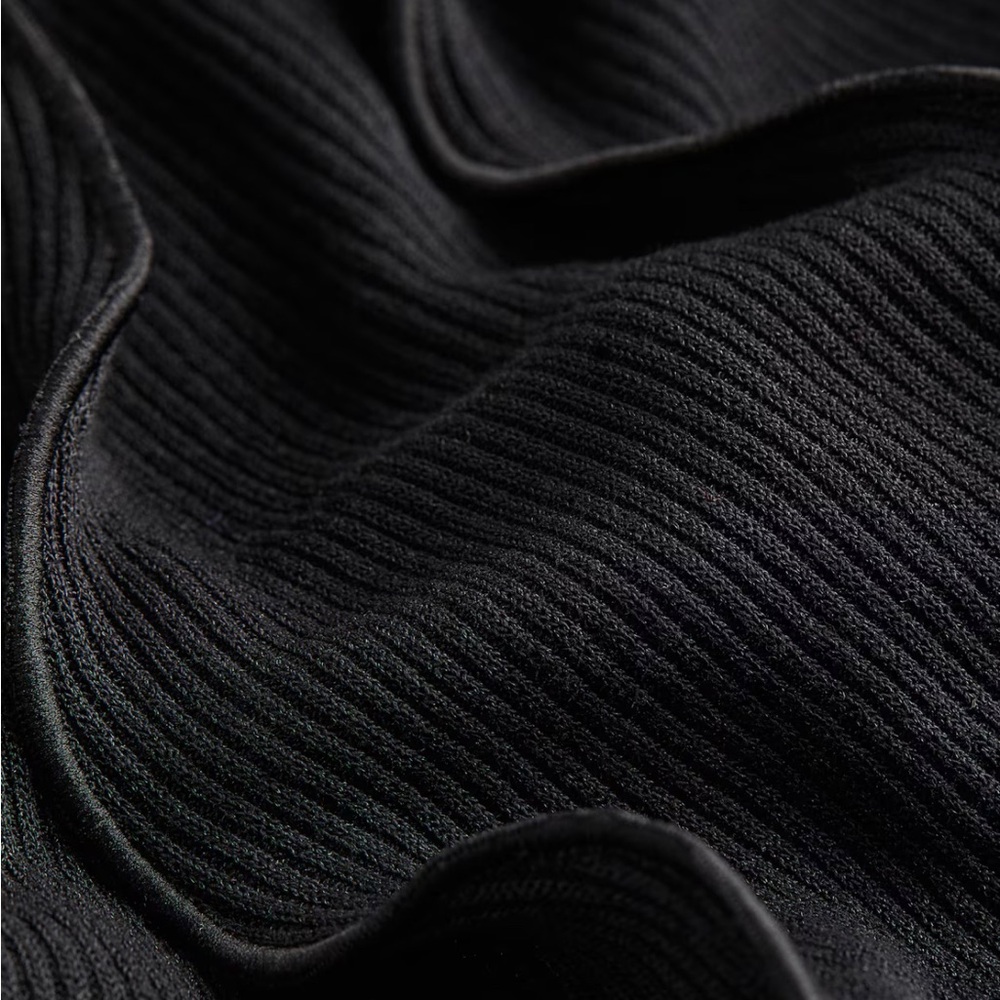 H&M OVERLOCK-DETAIL RIB-KNIT DRESS - Picture 2 of 11